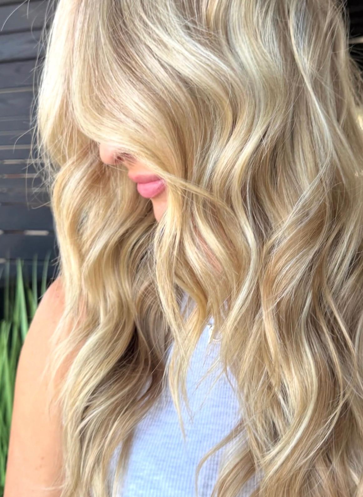 Soft, lived-in blonde waves